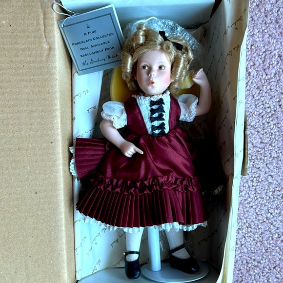 Danbury Mint. Vintage Shirley Temple Movie Classics. “Dimples”. New in box. - Picture 4 of 10